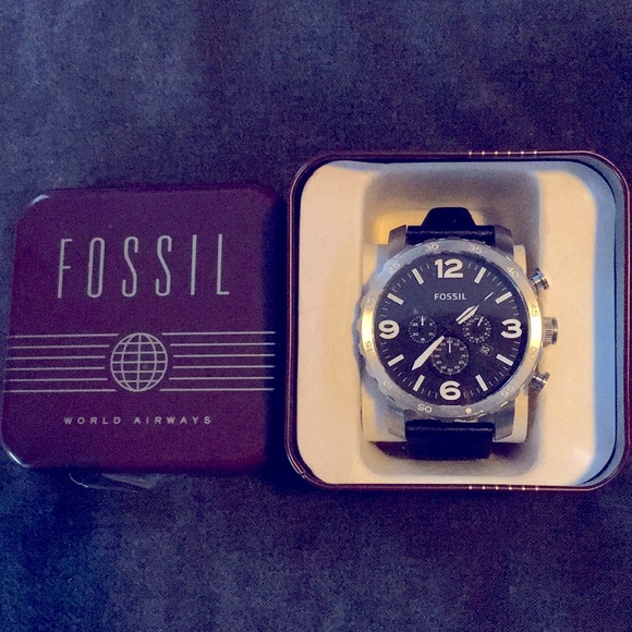 FOSSIL CHRONOGRAPH SS BLACK LEATHER MENS WRIST WATCH W/ COLLECTOR TIN NEW - Picture 2 of 11